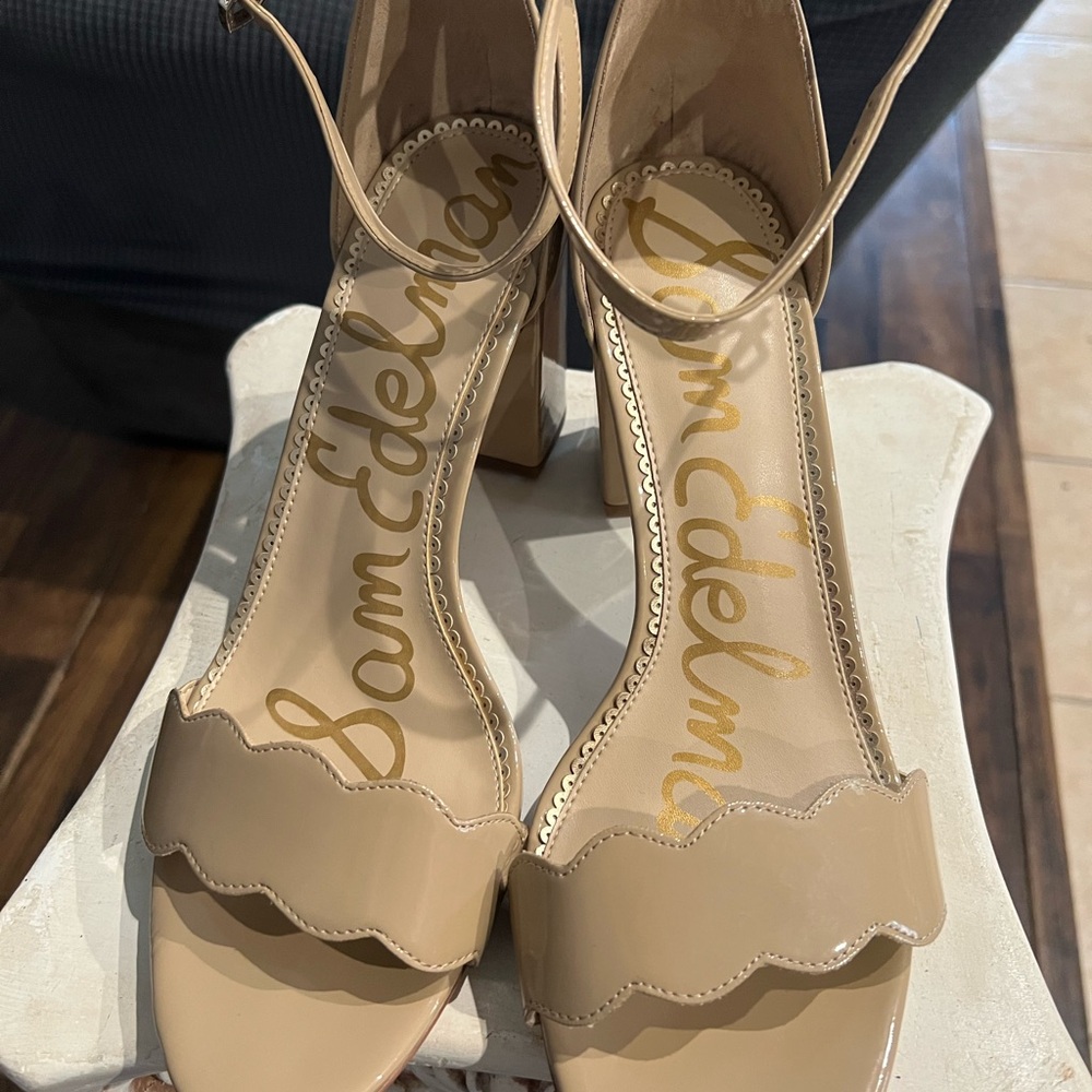 Sam Edelman Tan Heels with Scalloped Edge